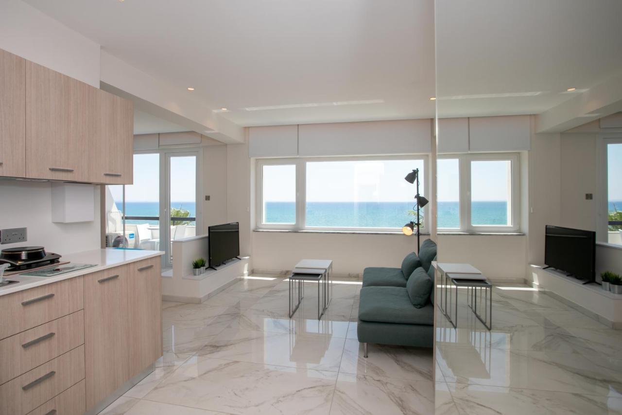 Les Palmiers Sunorama Beach Apartments ラルナカ エクステリア 写真