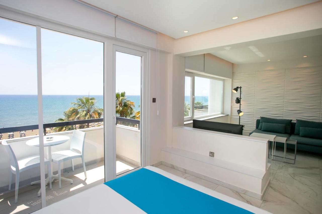 Les Palmiers Sunorama Beach Apartments ラルナカ エクステリア 写真