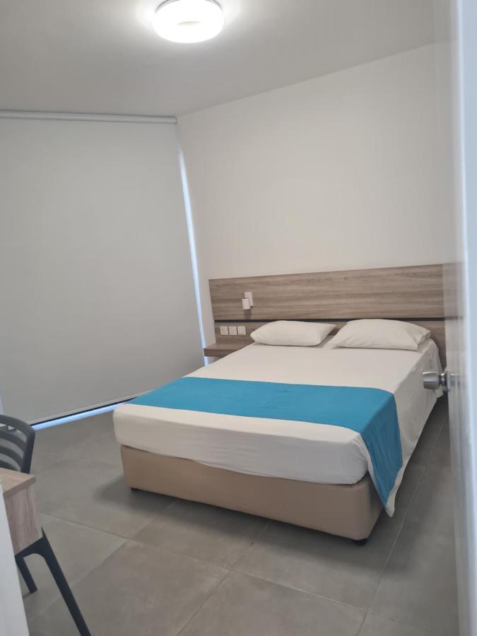 Les Palmiers Sunorama Beach Apartments ラルナカ エクステリア 写真