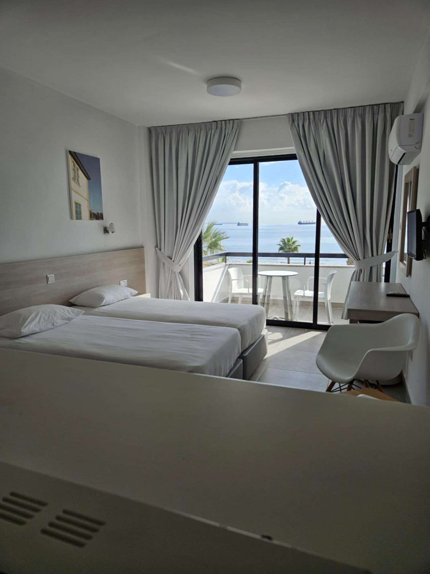 Les Palmiers Sunorama Beach Apartments ラルナカ エクステリア 写真
